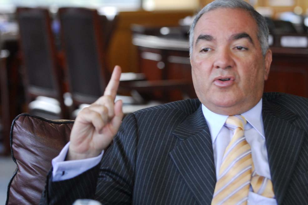 El enredo de fin de año de Edgardo Maya