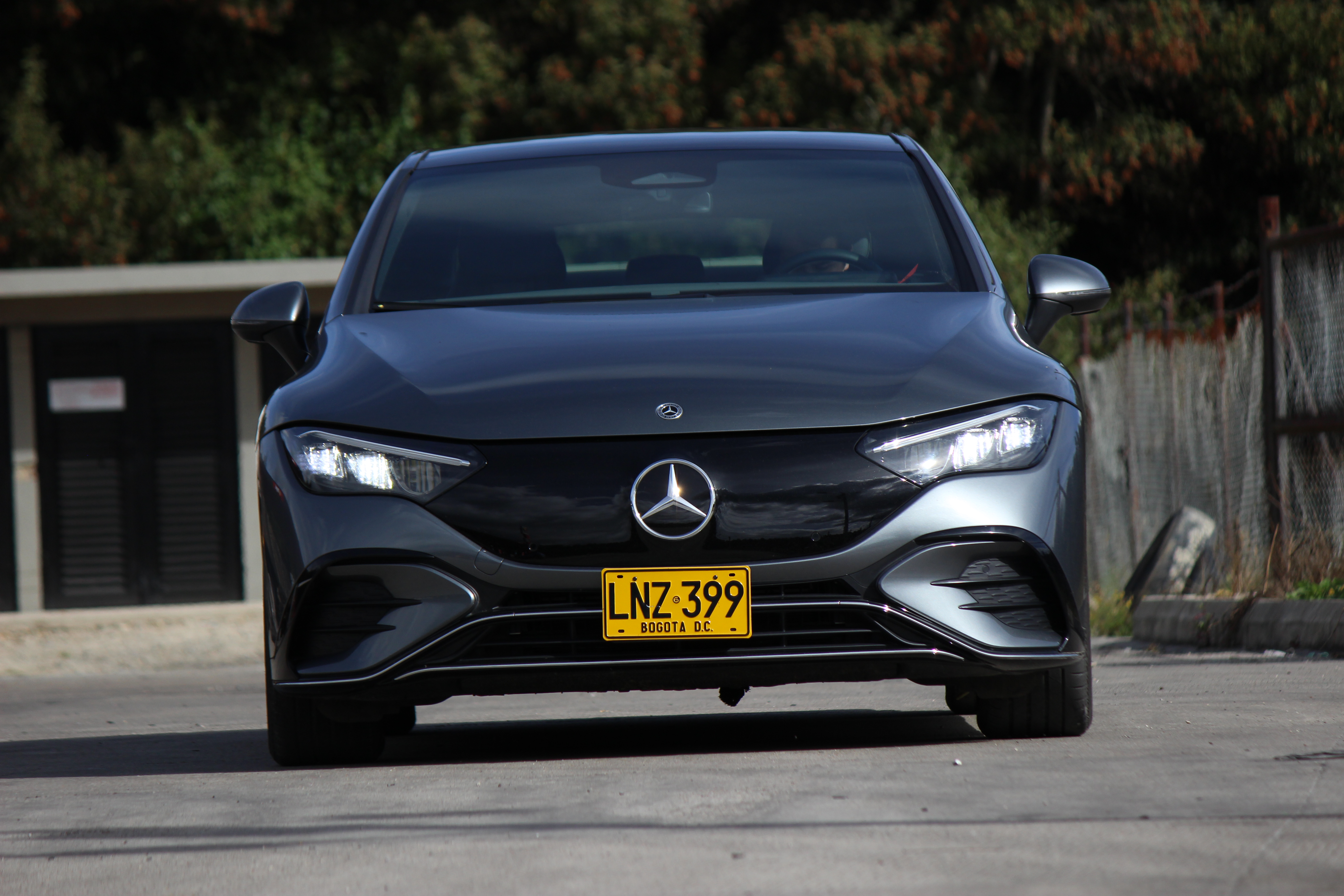 Mercedes-Benz EQE 350+ promete una aceleración de 0 a 100 km/h en 6,4 segundos.