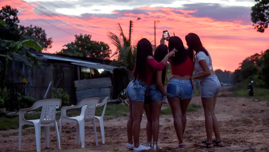 Prostituirse en el exilio para alimentar a la familia en Venezuela