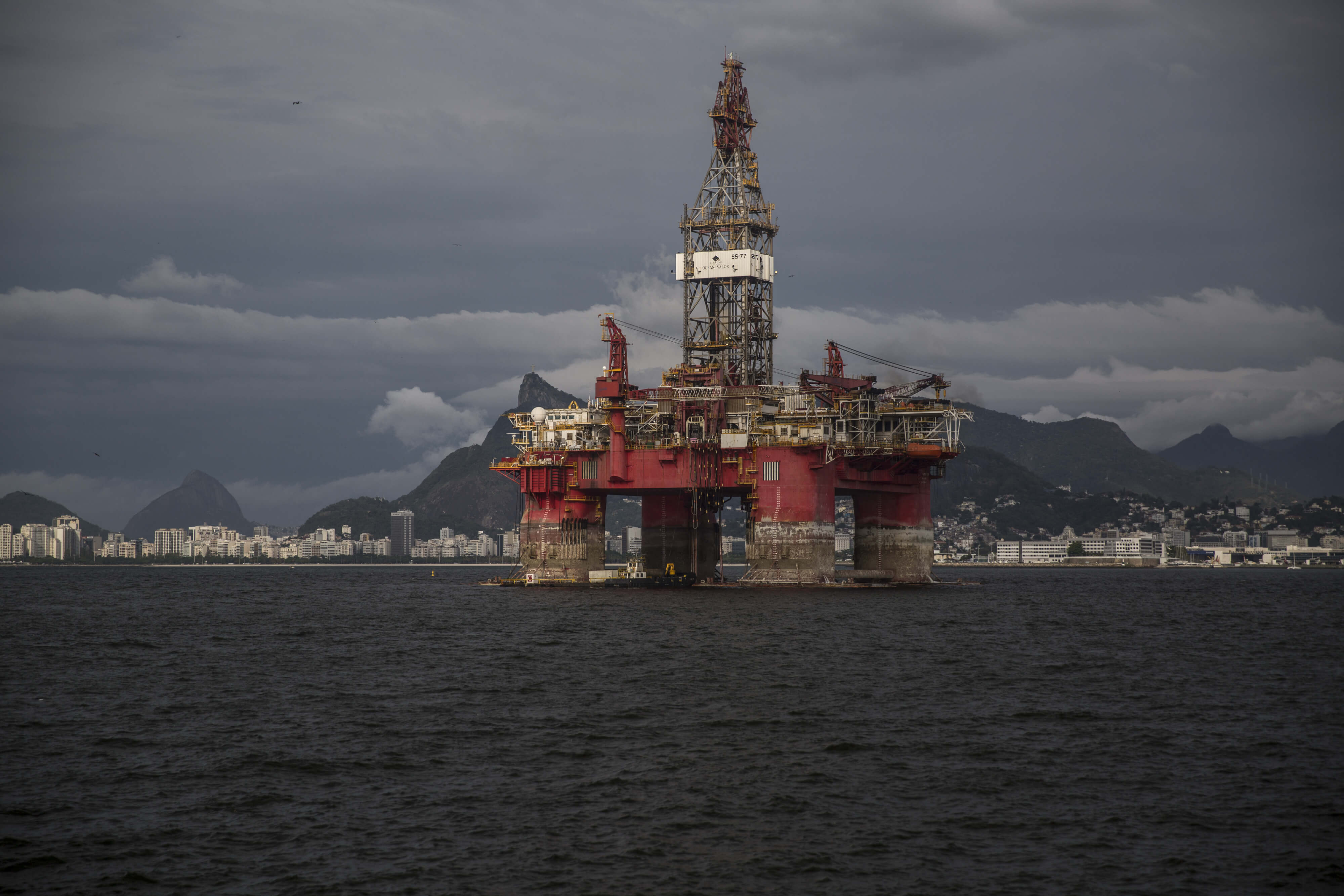Brasil recauda récord de US$ 2.179 millones en subasta de bloques petroleros