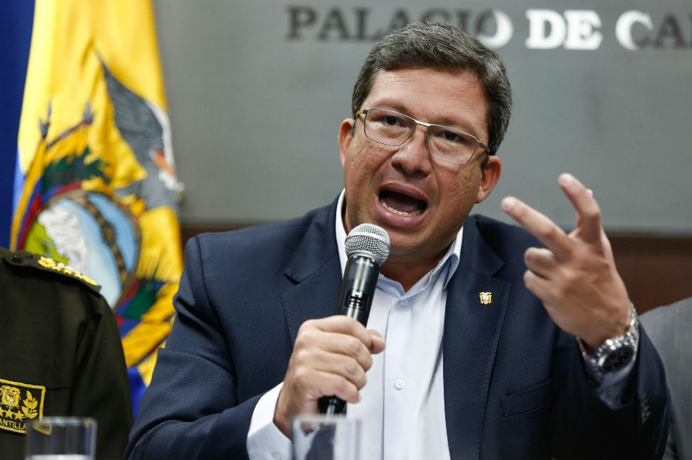 Ministro ecuatoriano dice que fotos de periodistas secuestrados «no son concluyentes»