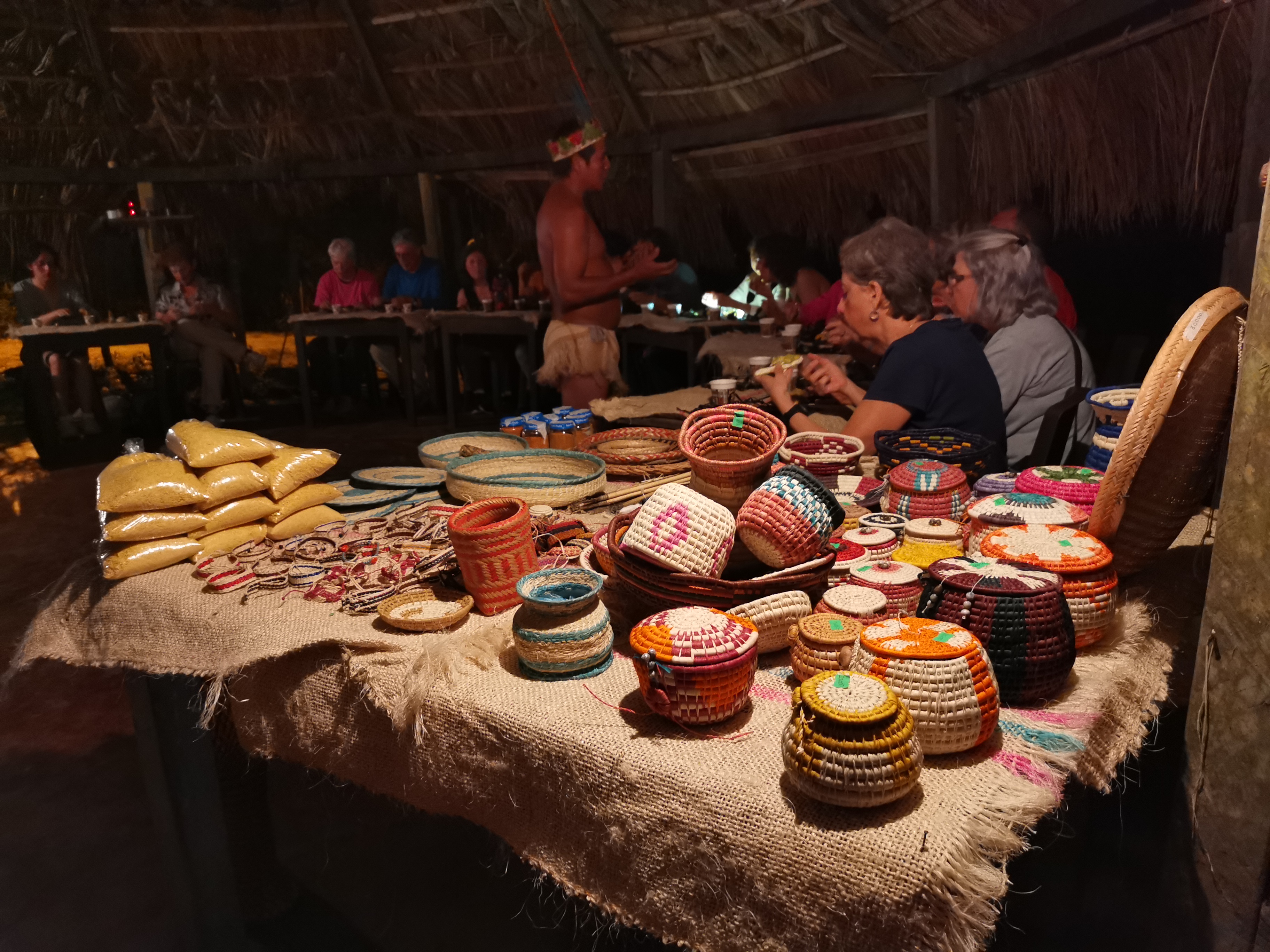 La empresa organiza sus experiencias turísticas de acuerdo con las dos estaciones que marcan el ritmo del territorio: la temporada seca y la de lluvias.