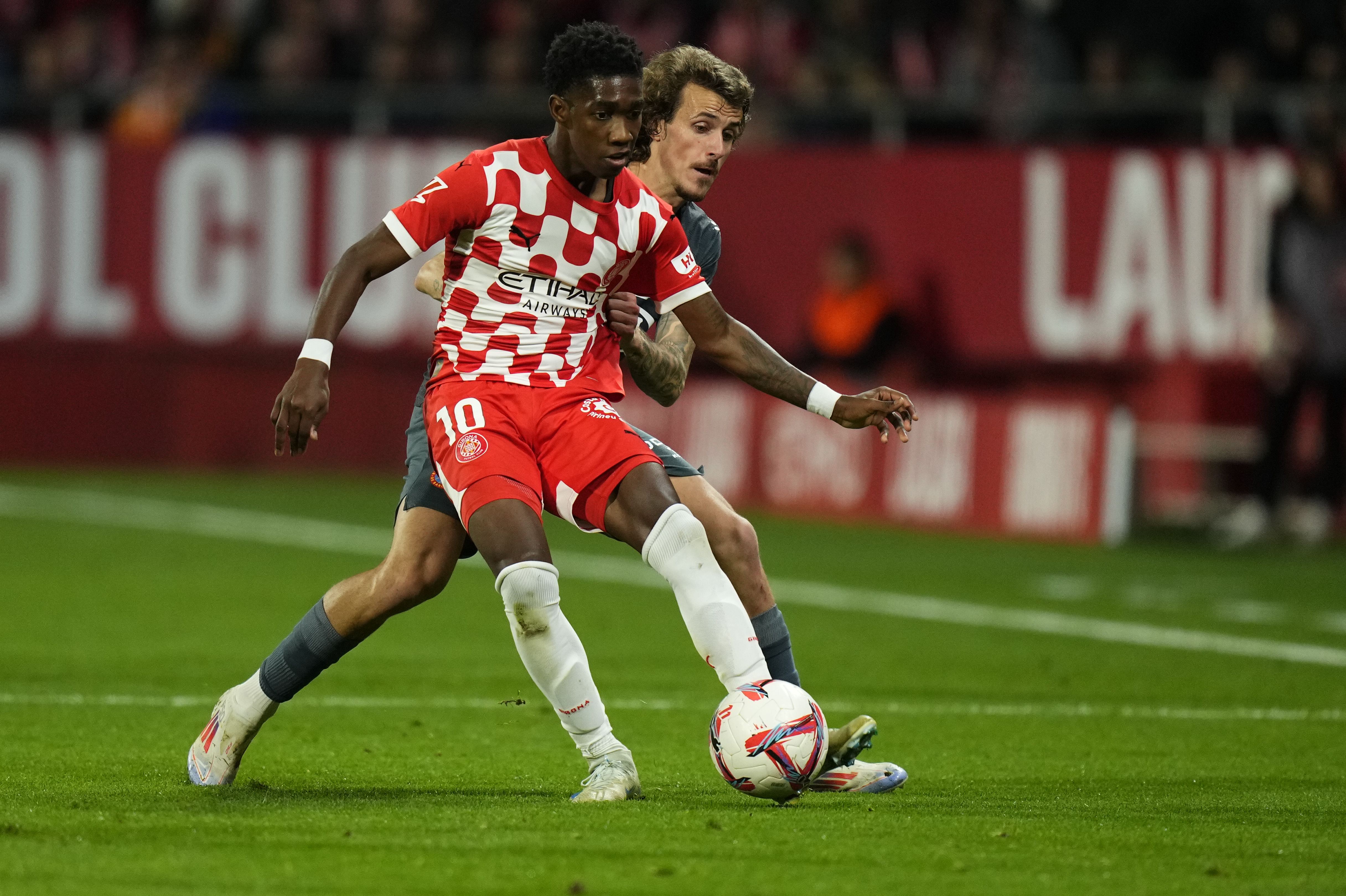 Champions: Girona de Yáser Asprilla sufrió dura derrota y comprometió su futuro
