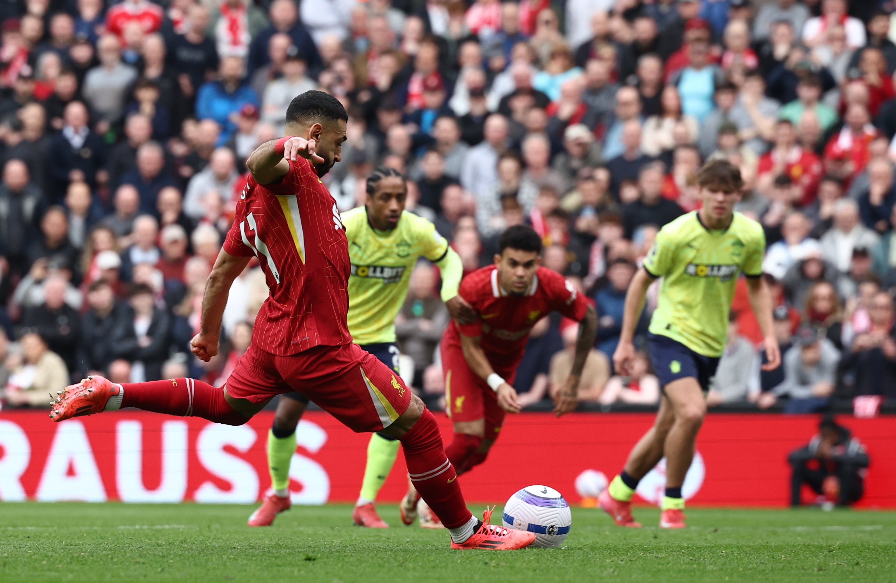 Luis Díaz y el Liverpool, más líderes que nunca en la Premier League