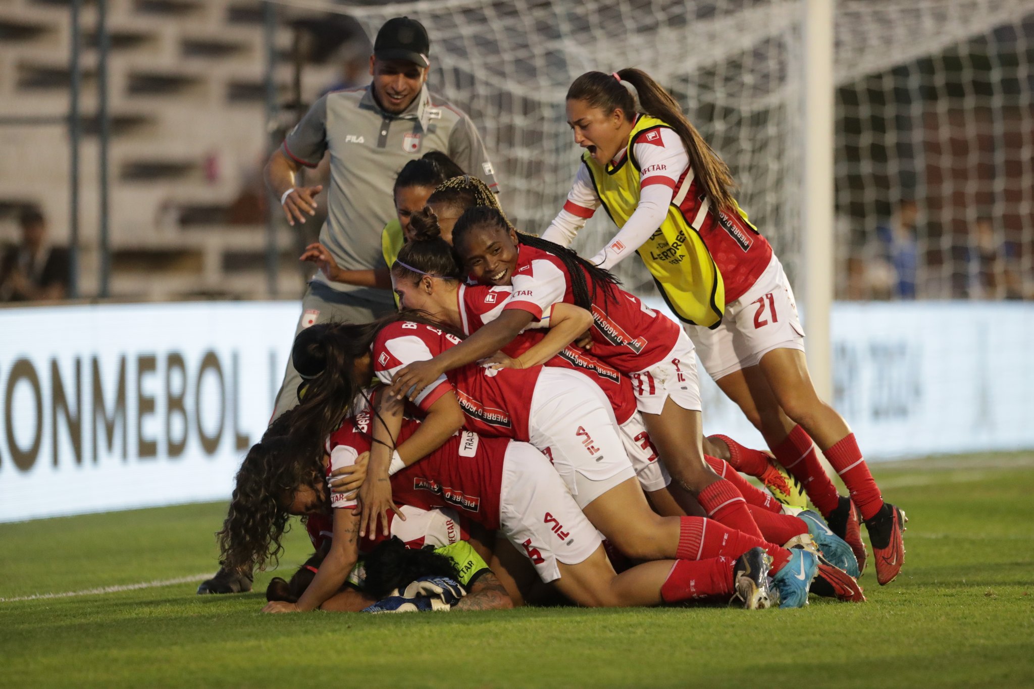 Esto se llevaría Santa Fe en caso de ganar la Copa Libertadores Femenina