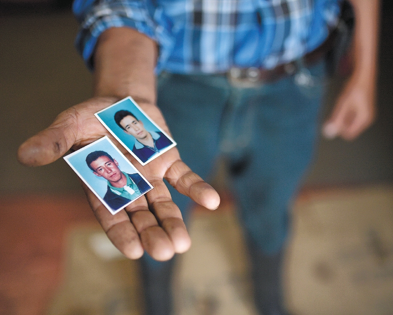 Fotografías de los dos hijos de Pedro Cubillos.