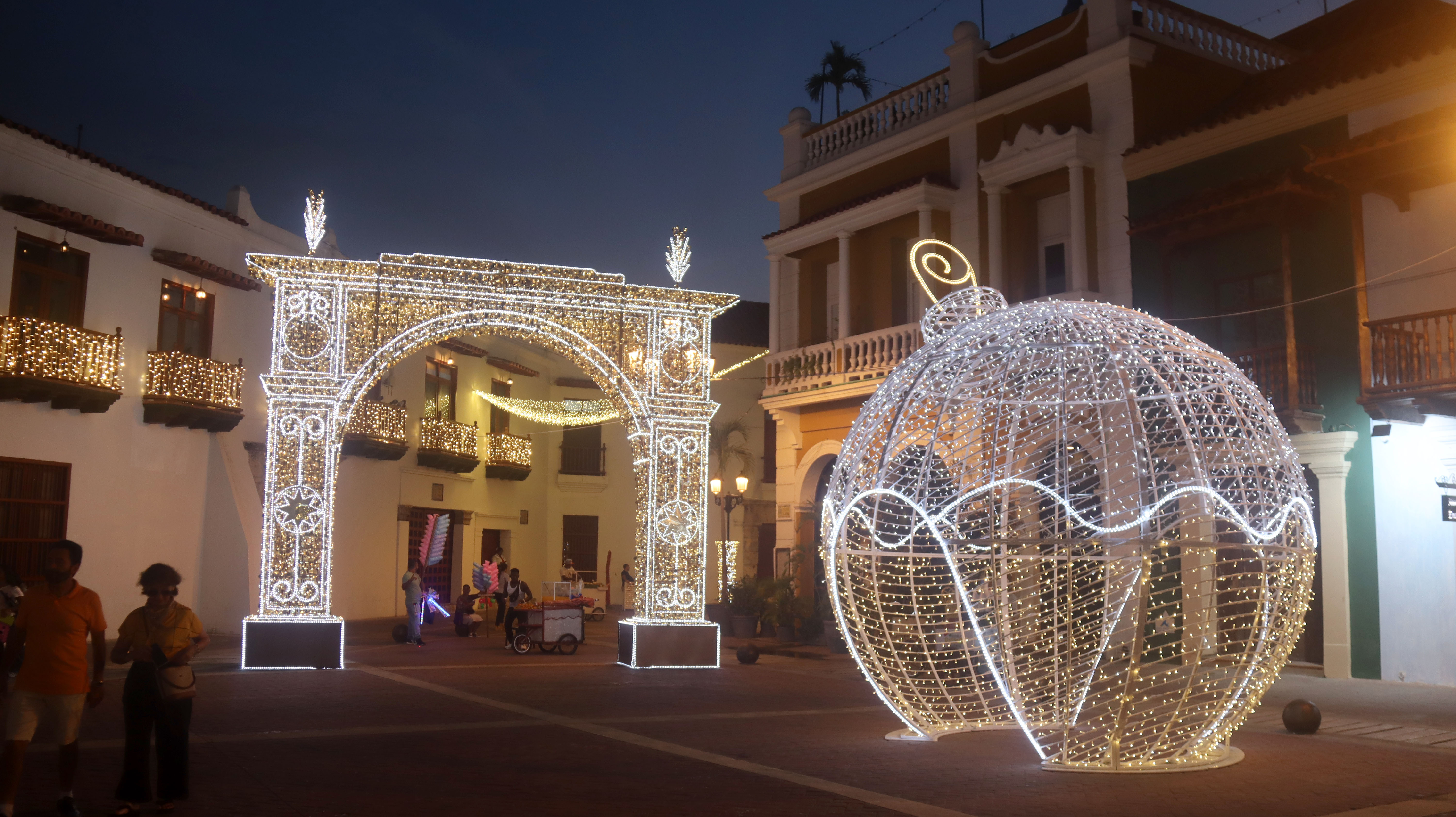 La ciudad amurallada espera en esta temporada —solo por vía aérea— más de 325.000 visitantes, quienes podrán disfrutar de su encanto tanto de día como de noche.