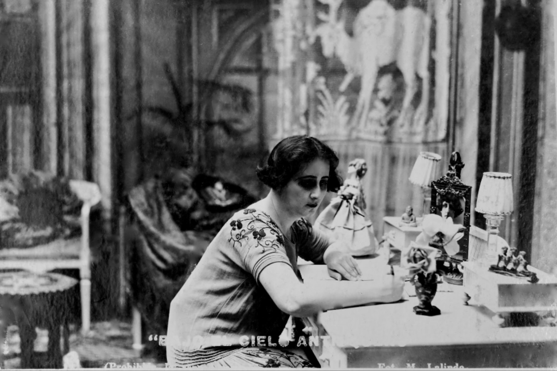 Fotograma de "Bajo el cielo antioqueño", drama romántico costumbrista escrito y producido por Gonzalo Mejía en 1925, con la dirección de Arturo Acevedo Vallarino.