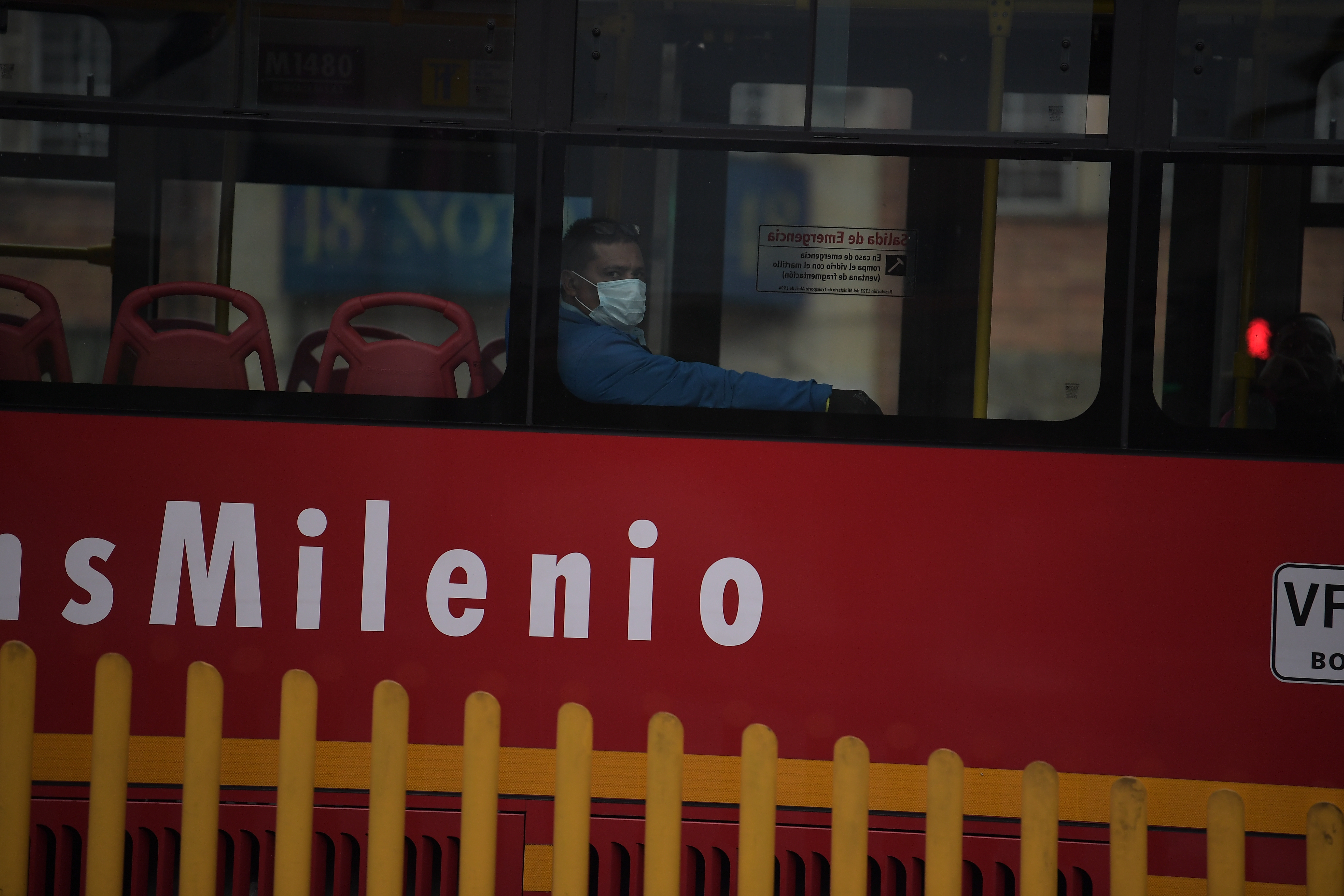 Hombre murió dentro de estación de Transmilenio tras sufrir un paro cardíaco