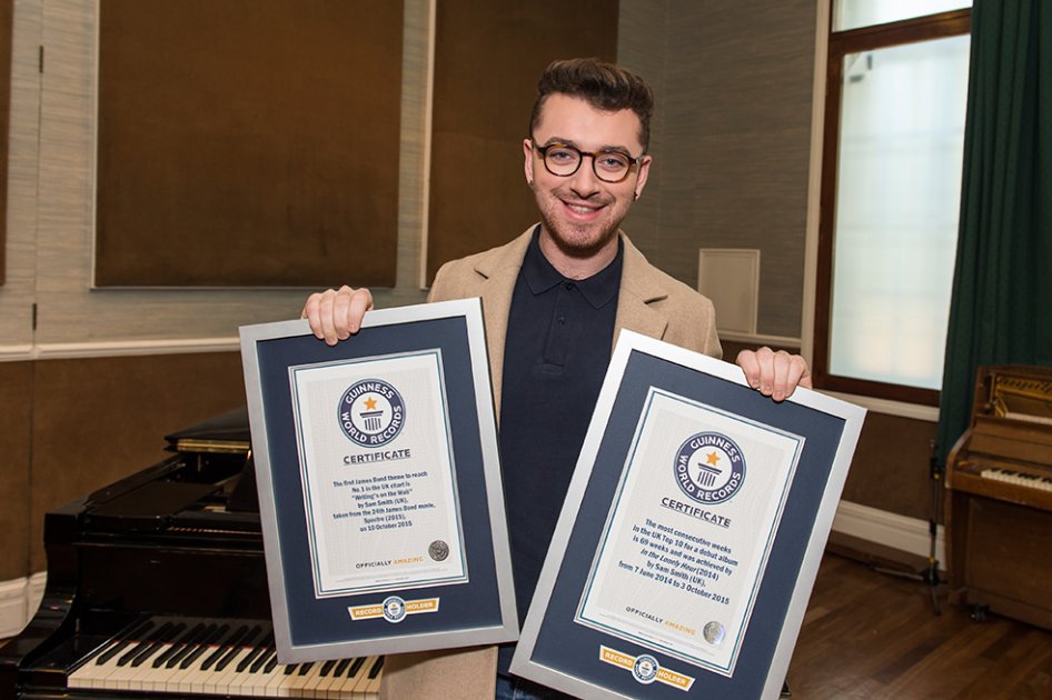 Canción de Sam Smith para James Bond, la primera en la historia en alcanzar el número uno