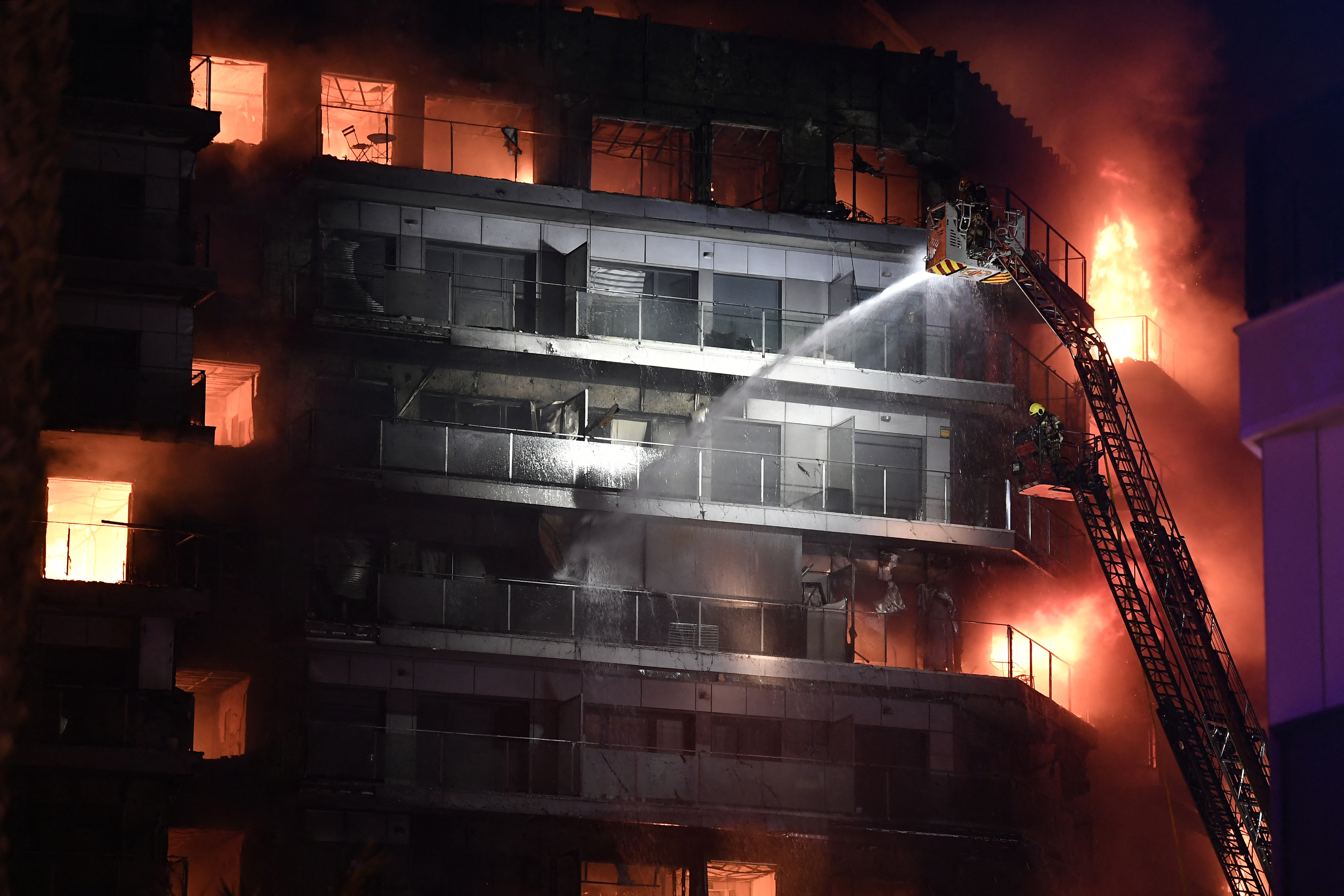 Incendio en Valencia, España: al menos cuatro muertos y más de 10 heridos