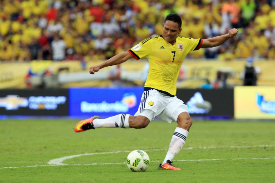 Desde su llegada al Milan, Bacca se ha vuelto uno de los jugadores más cotizados. / EFE