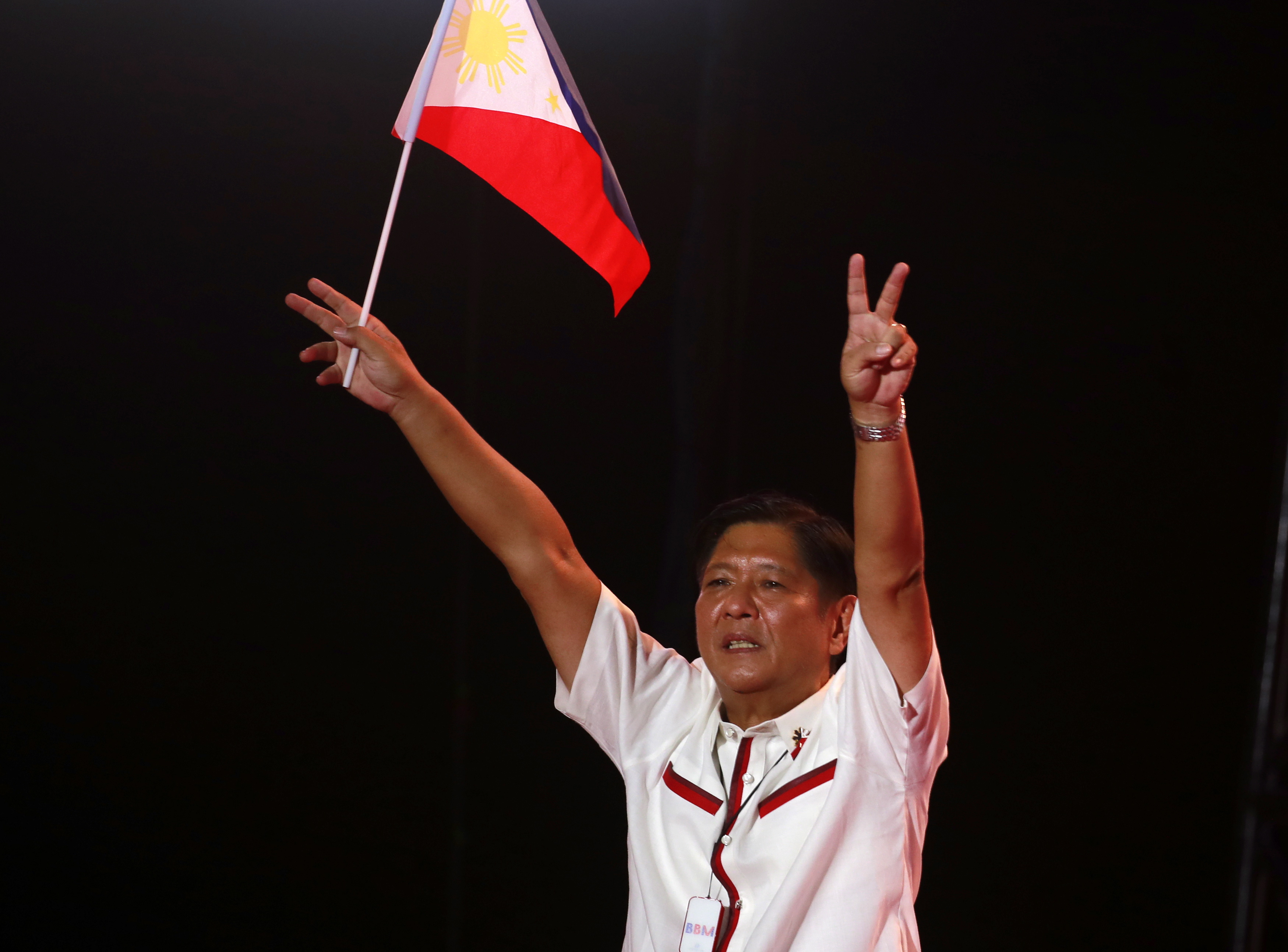En Filipinas, el hijo del dictador Ferdinand Marcos podría llegar a la presidencia