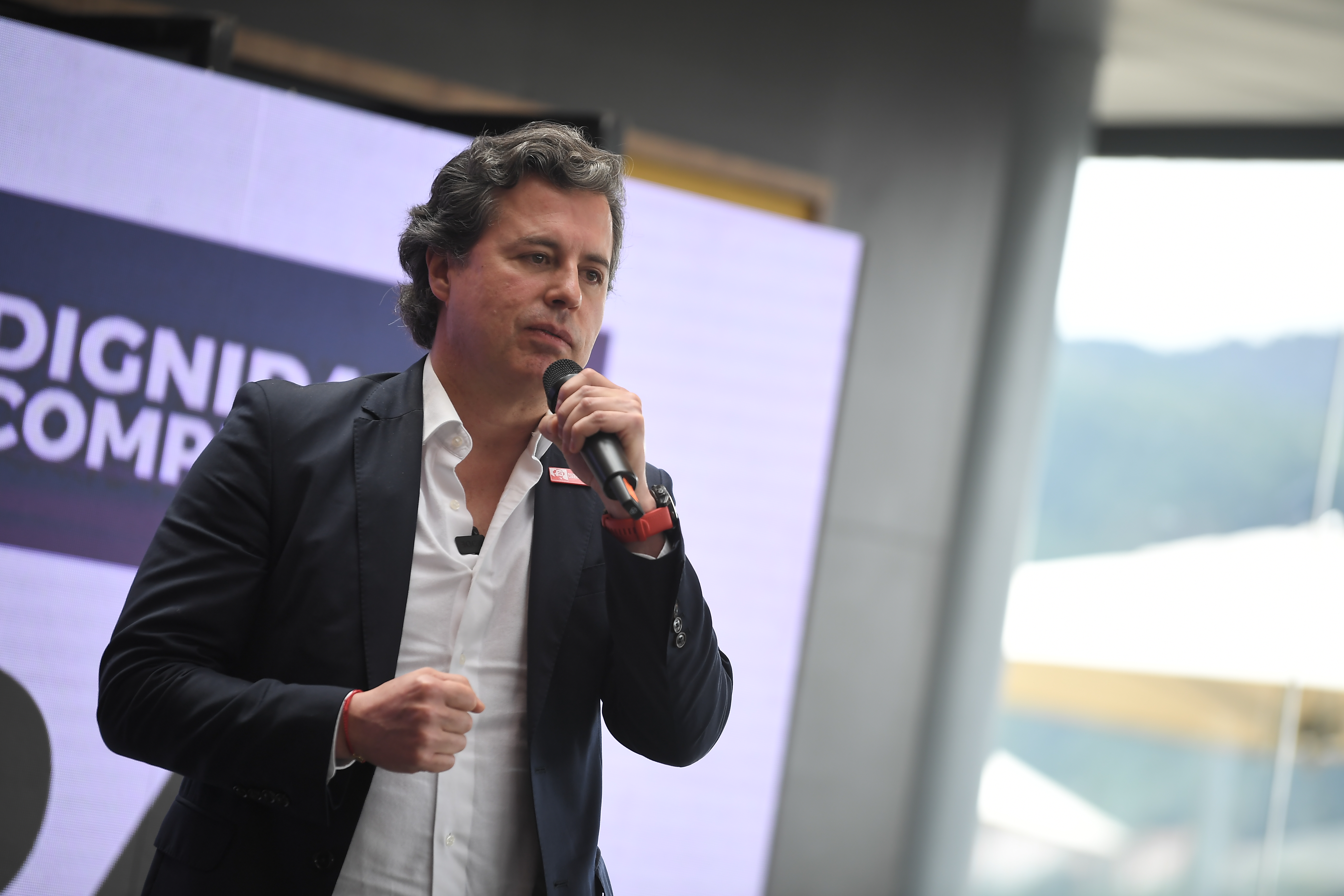 Galán explica cómo podría impactar en su candidatura su relación con el alcalde de Bogotá