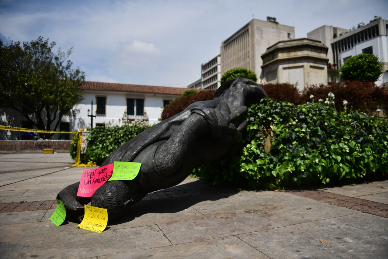 Razones por las que indígenas tumbaron la estatua de Gonzalo Jimenez de Quesada