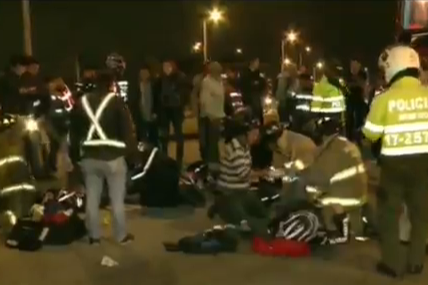 Motociclistas chocaron contra Transmilenio durante piques ilegales