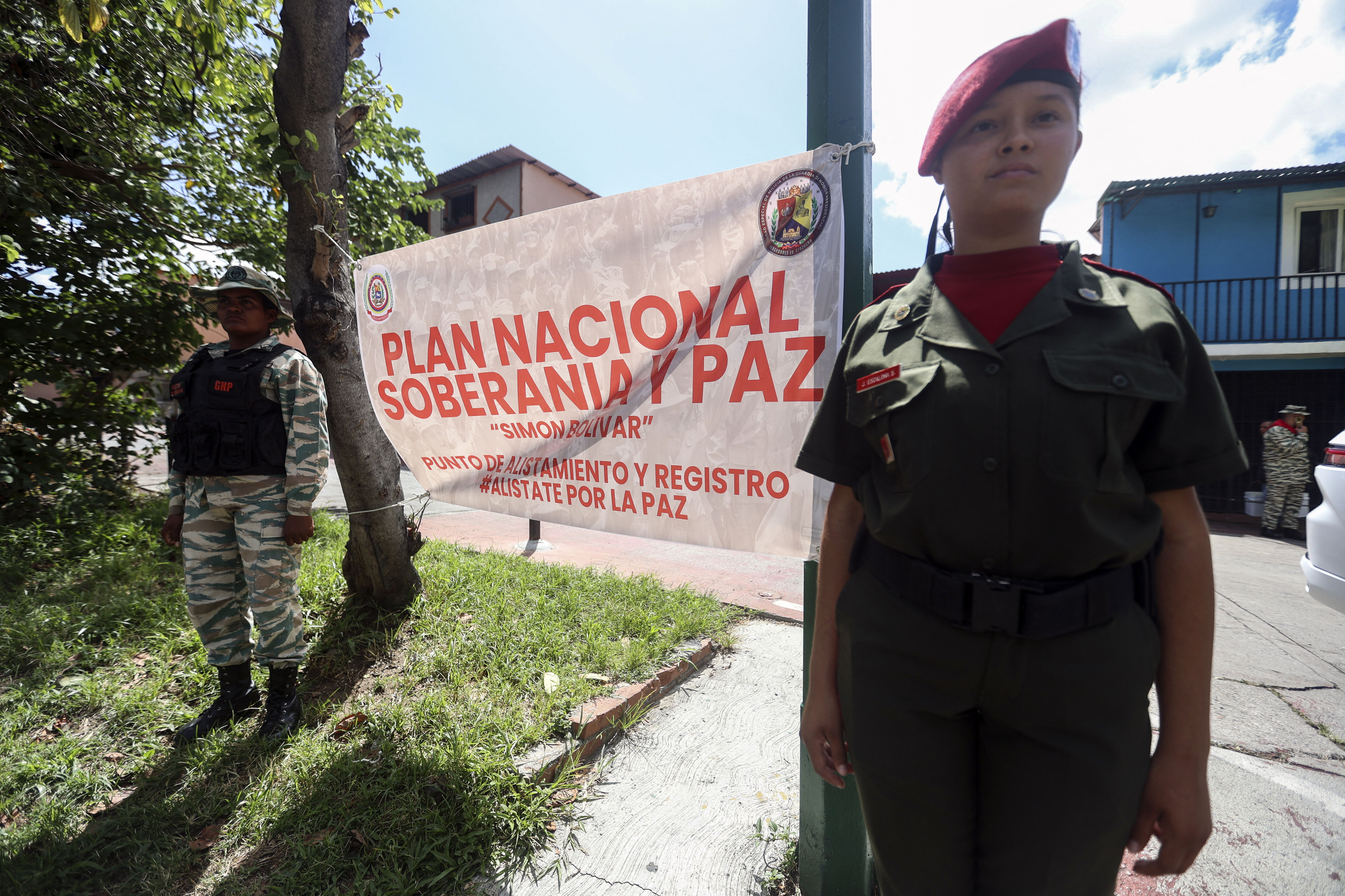 Venezuela moviliza su Armada ante despliegue militar de EE. UU. en el Caribe