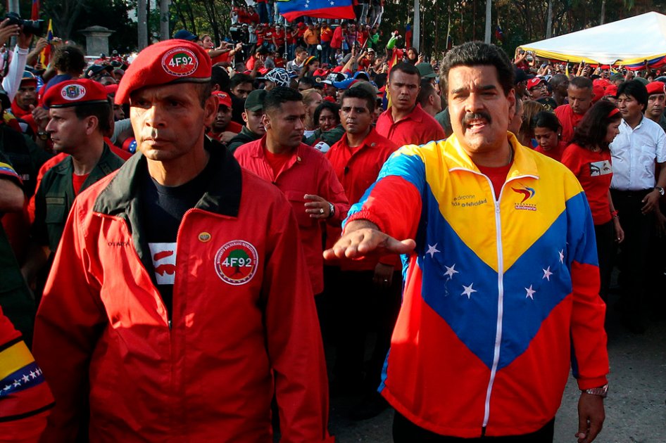 Seguidores del gurú indio Sai Baba bendicen a Maduro para suceder a Chávez