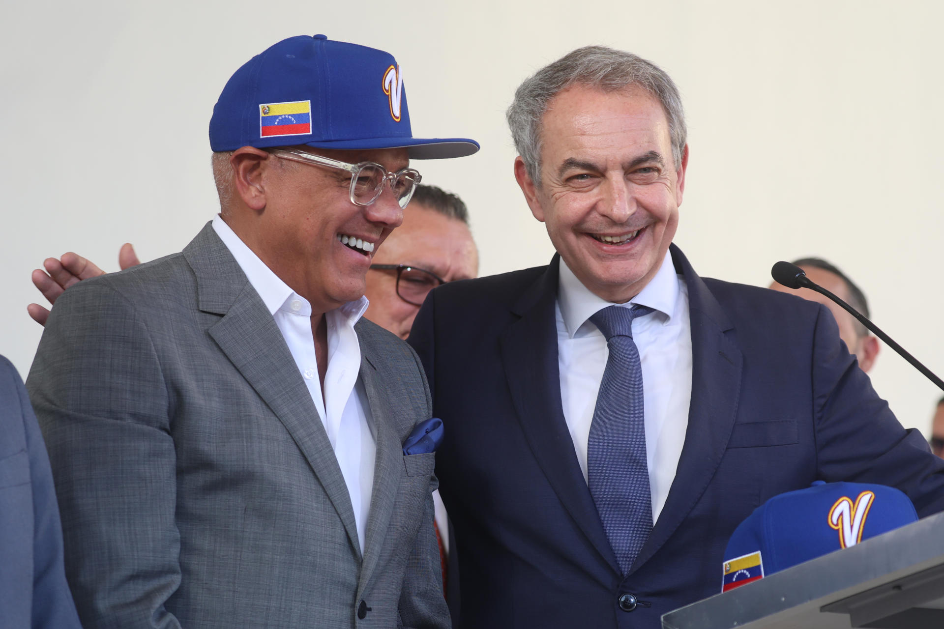 Rodríguez Zapatero le deseó “lo mejor” a Maduro y pidió que EE. UU. ayude a Venezuela