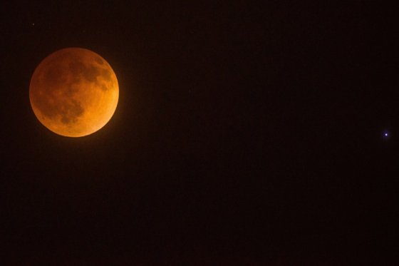 Breve eclipse lunar se observará el próximo 4 de abril
