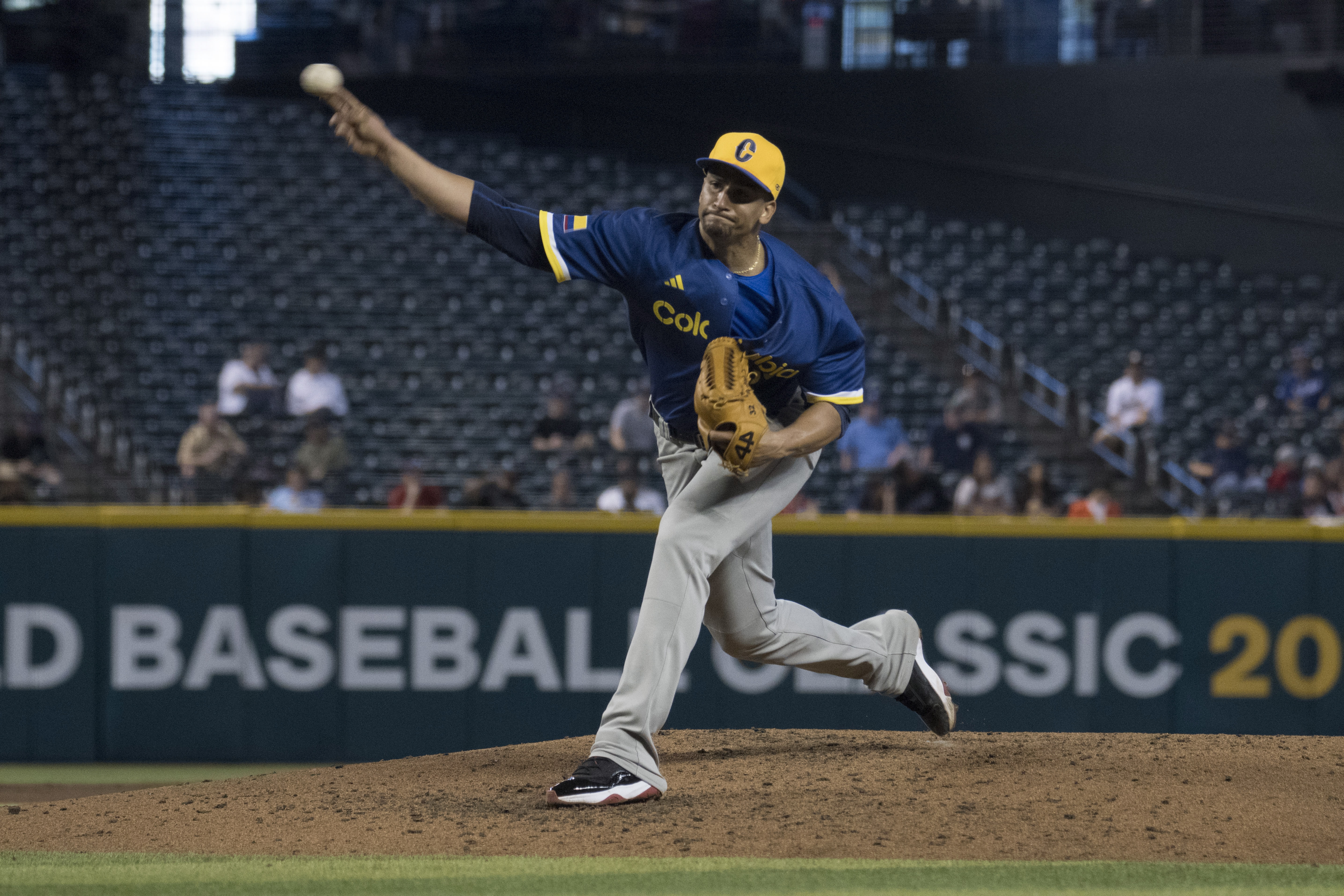 Phoenix (United States), 13/03/2023.- William Cuevas of Colombia delivers a pitch against Great Britain during the World Baseball Classic, Group C Tournament at Chase Field in Phoenix, Arizona, USA, 13, March 2023. (Gran Bretaña, Reino Unido, Estados Unidos, Fénix) EFE/EPA/Rick D'Elia