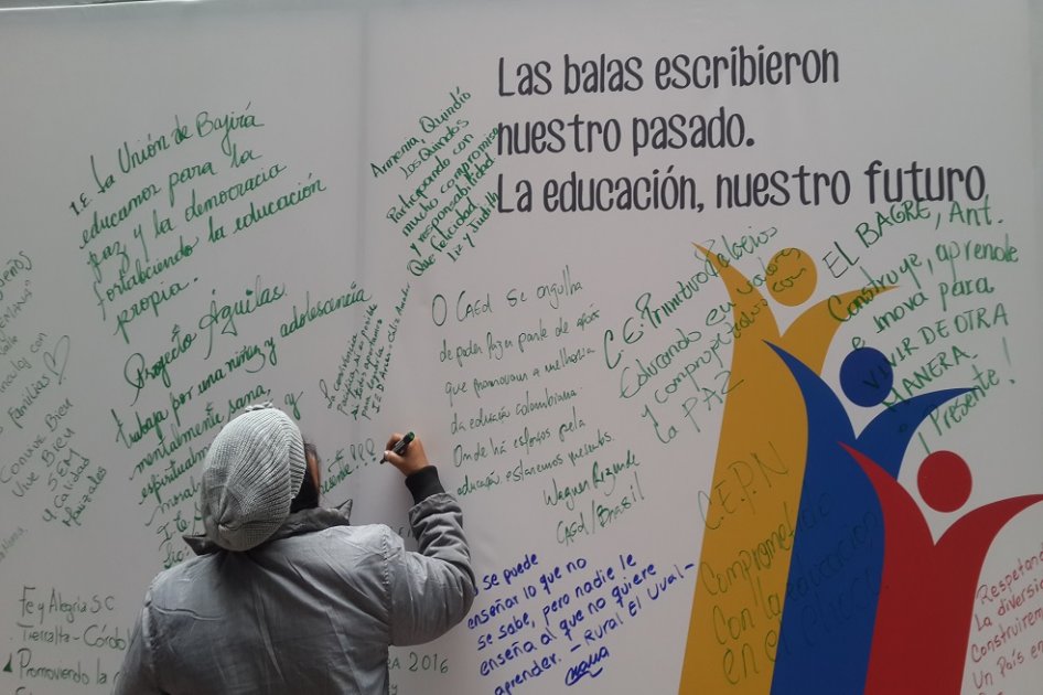 Maestros de todo el país se reúnen en Bogotá