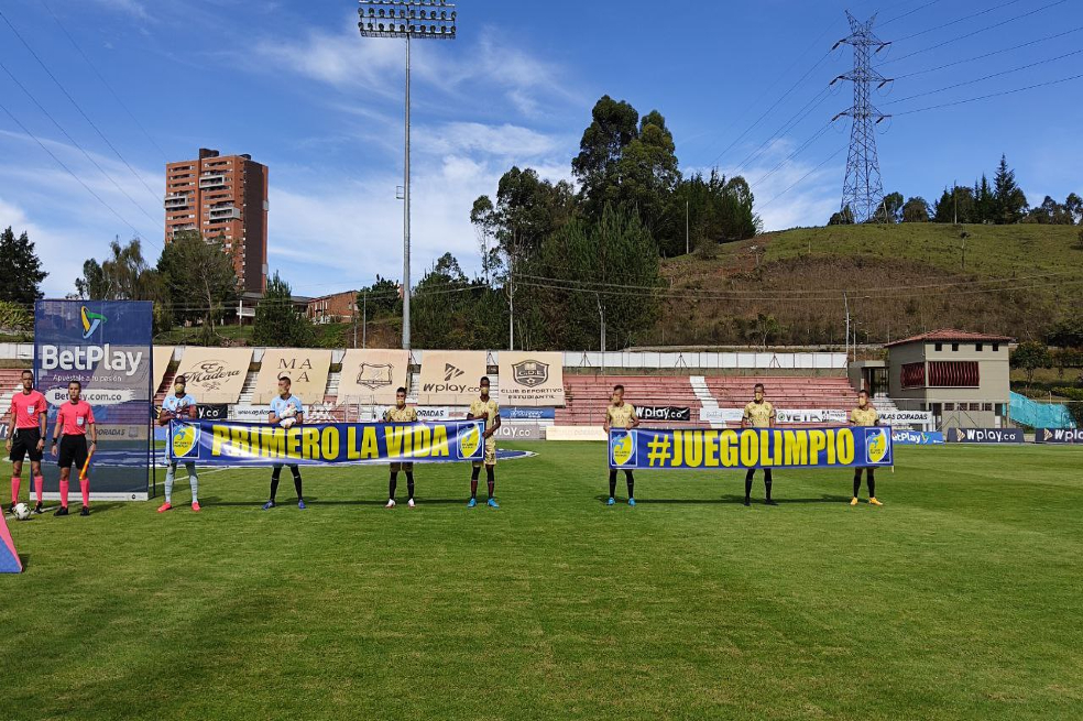 Así protestaron los jugadores de Águilas Doradas en el partido contra Chicó