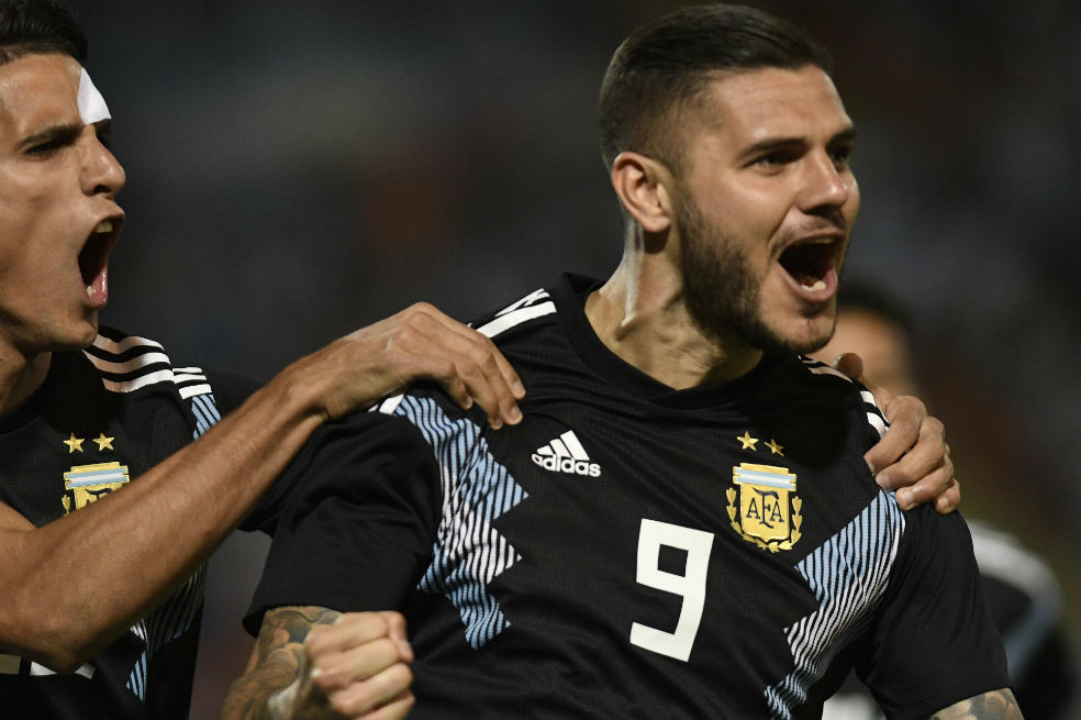 Argentina sin Messi celebra goles de Icardi y Dybala para batir a México 2-0