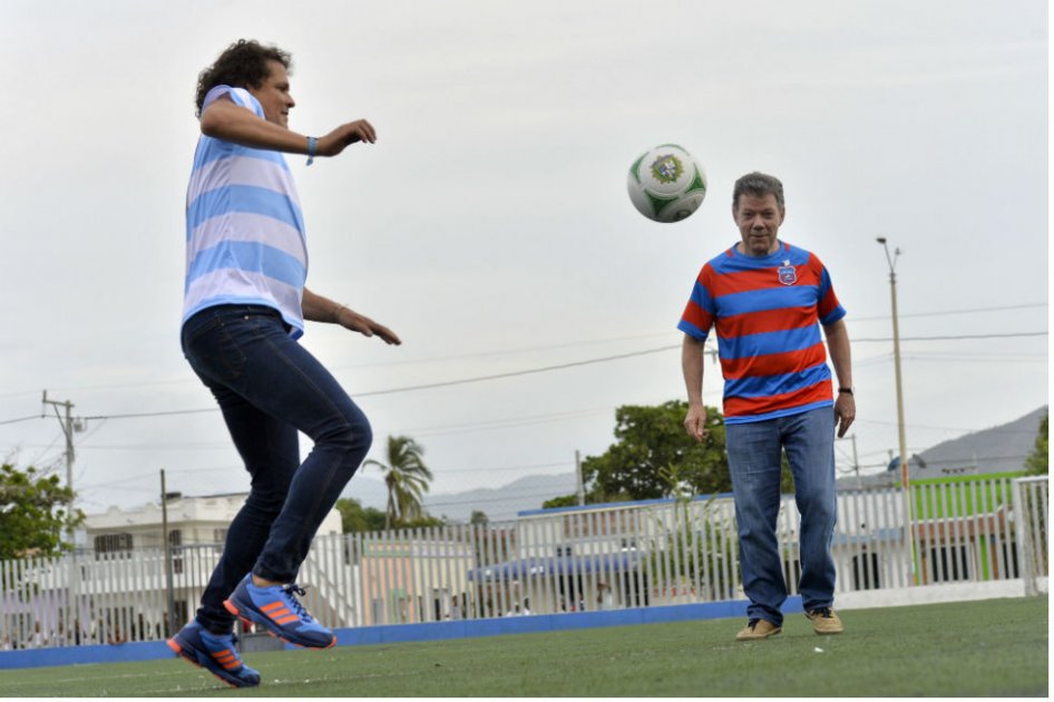 Santos, Carlos Vives y el Pibe Valderrama participaron en ‘Partido por la Paz’