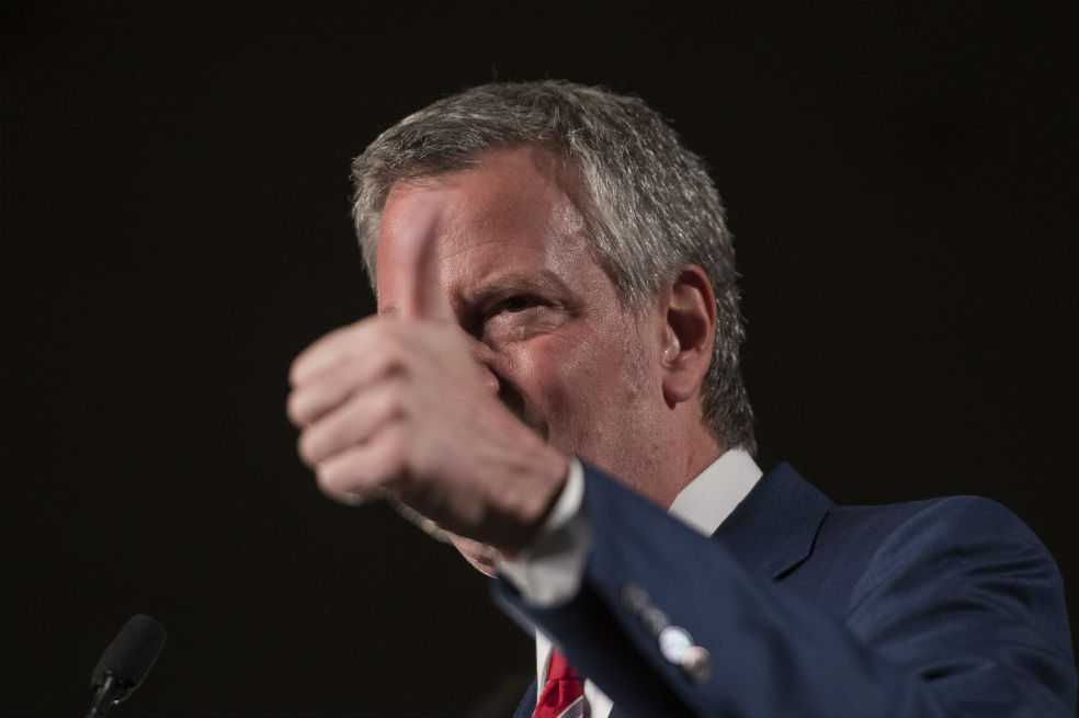 ¿Quién es Bill de Blasio, el alcalde triunfador que no le gusta a Trump?