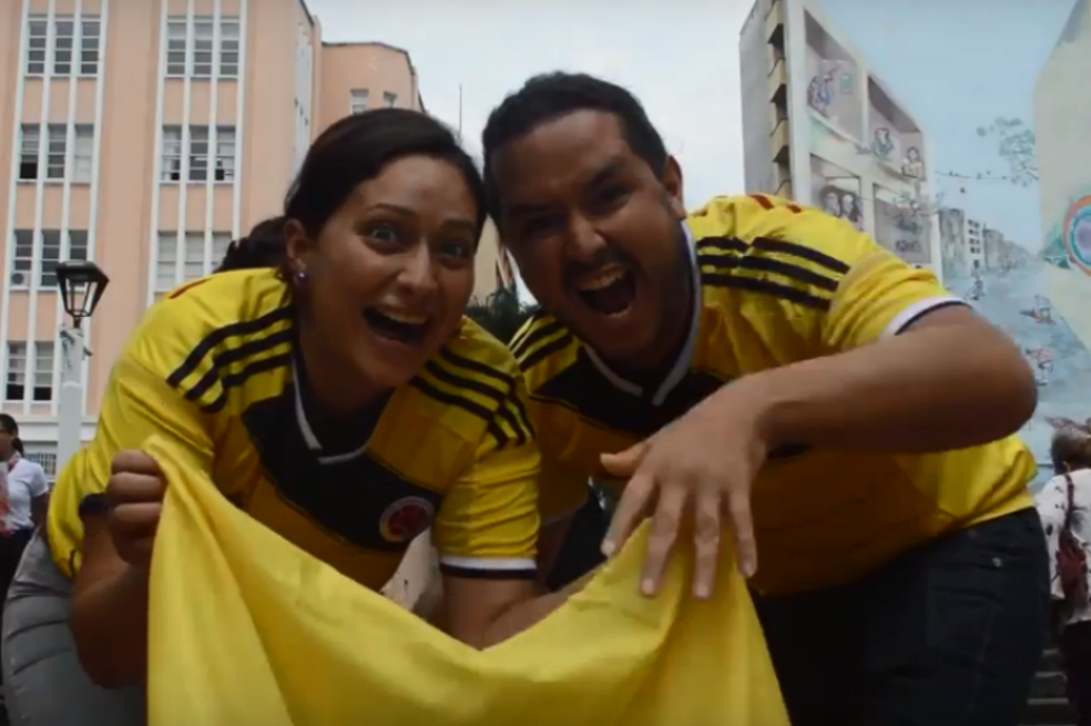 Pareja que recorre el mundo en su camioneta cumplirá su sueño de ir al Mundial