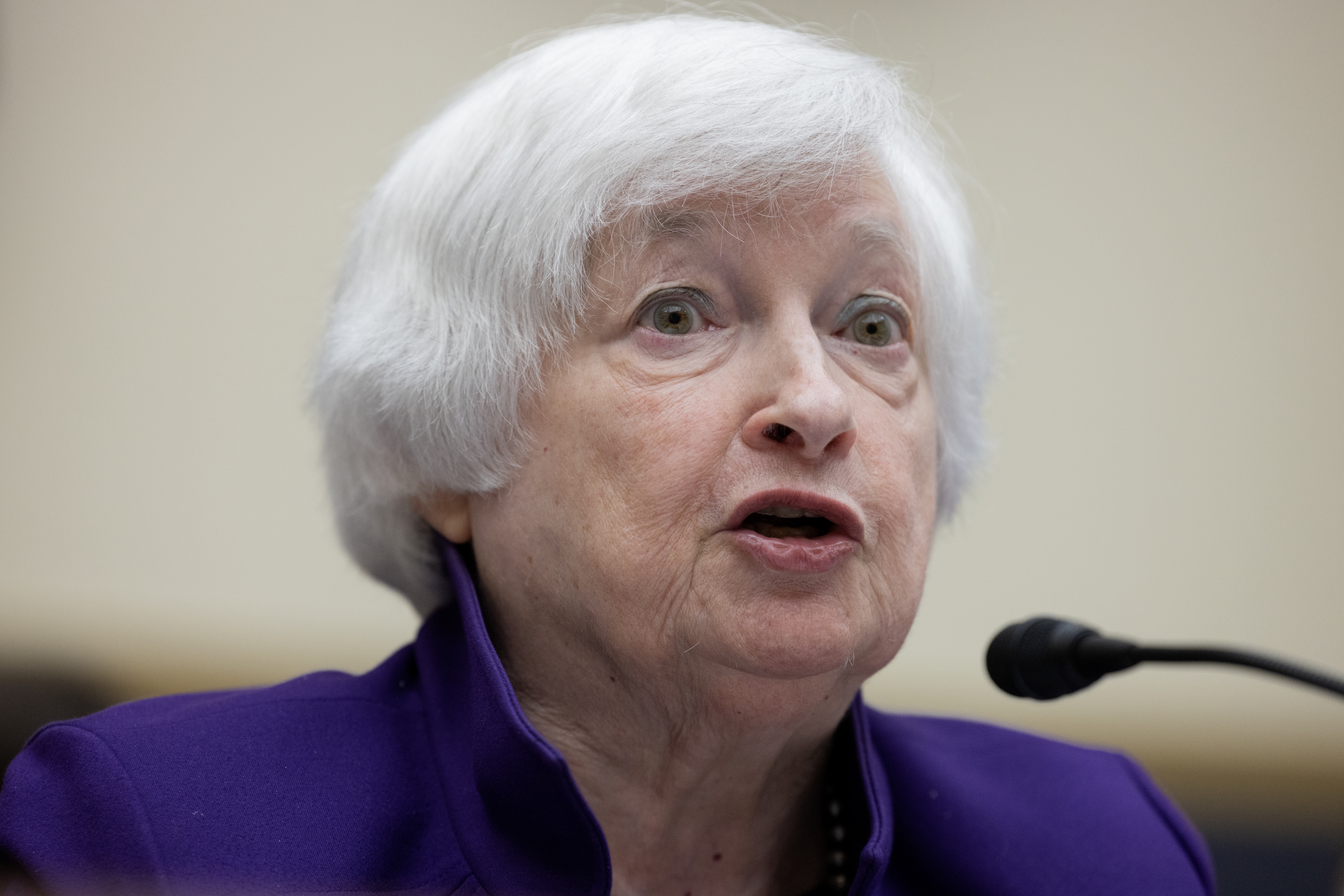 Yellen ve camino para aliviar la inflación y mantener un mercado laboral saludable