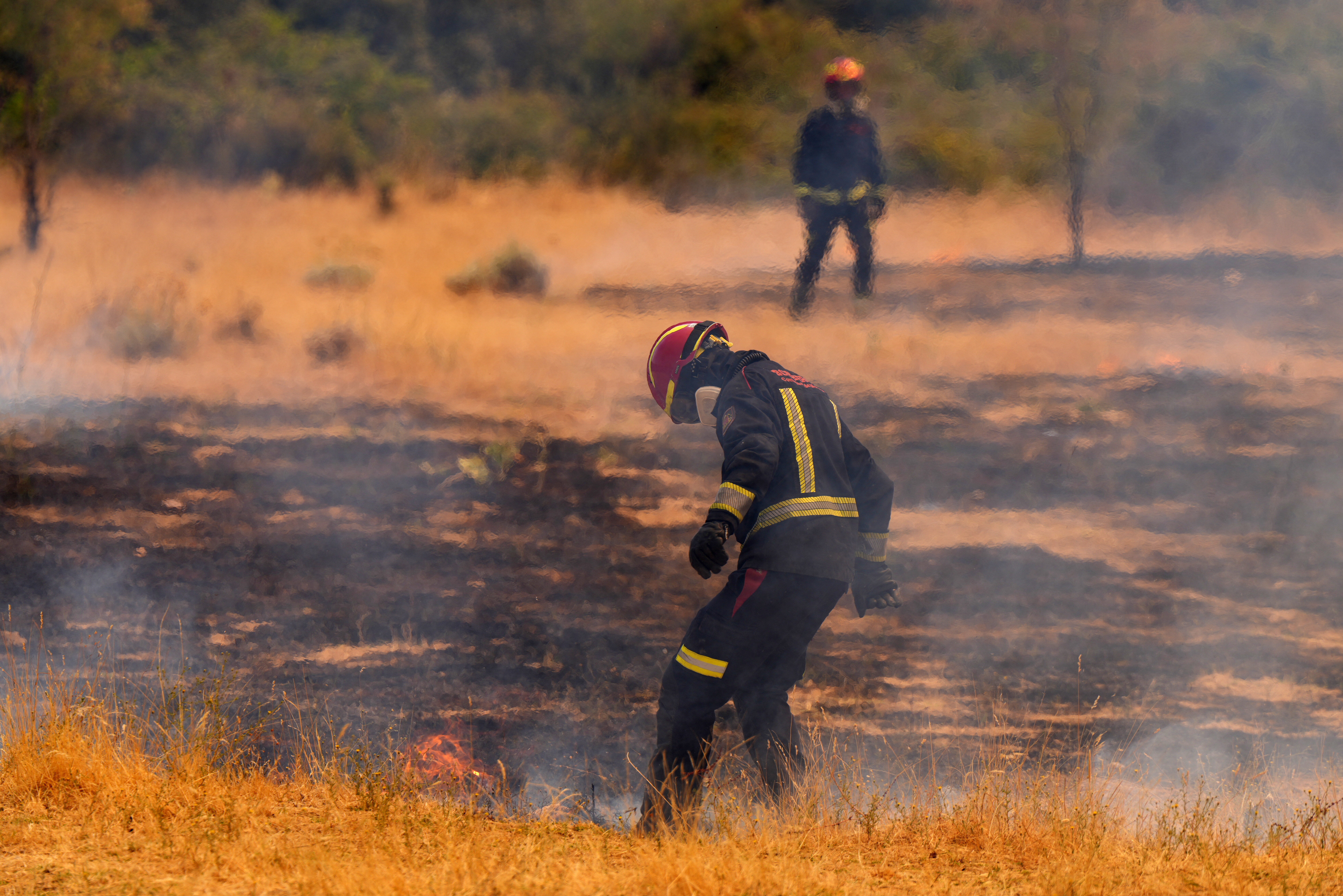 Incendios en España y Francia continúan: 325.000 personas evacuadas