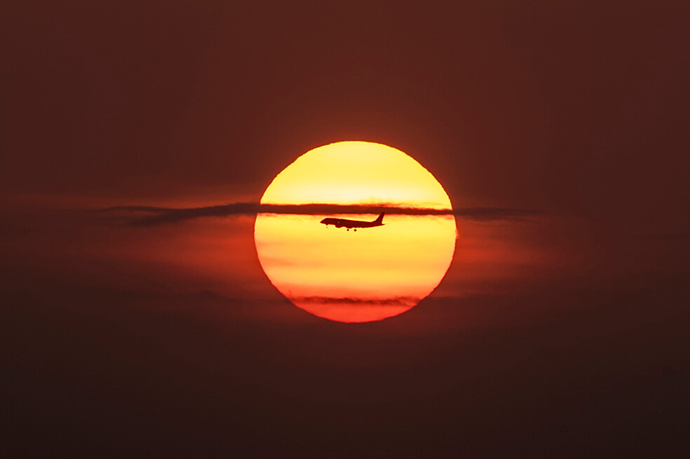 La puesta de sol en panamá, el agujero negro y los 100 días de luto en Ruanda, en las fotos de la semana