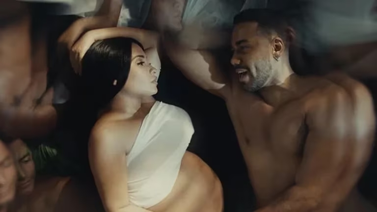 Romeo Santos sorprendió a Sara Uribe con romántico detalle y dedicatoria