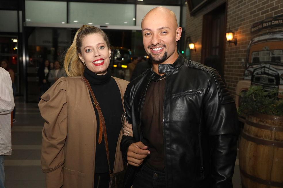 Lorna Paz y Michael Rubí Obra Juntas Otra Vez