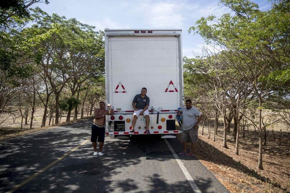 El calvario que viven los camioneros en Centroamérica por el coronavirus