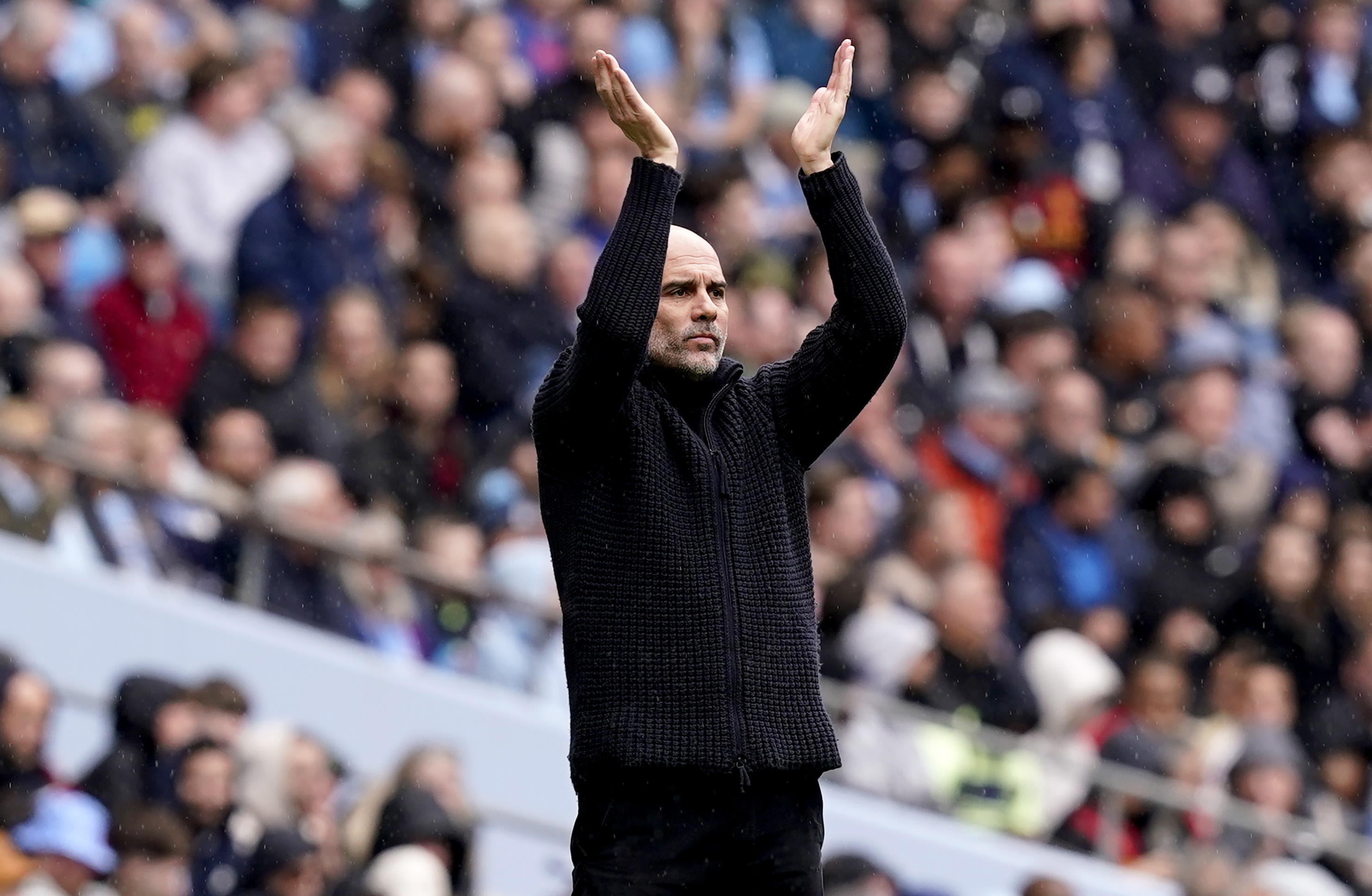 Manchester (United Kingdom), 06/05/2023.- Manchester City manager Pep Guardiola gestures on the touchline during the English Premier League match between Manchester City and Leeds United, in Manchester, Britain, 06 May 2023. (Reino Unido) EFE/EPA/TIM KEETON EDITORIAL USE ONLY. No use with unauthorized audio, video, data, fixture lists, club/league logos or 'live' services. Online in-match use limited to 120 images, no video emulation. No use in betting, games or single club/league/player publications.