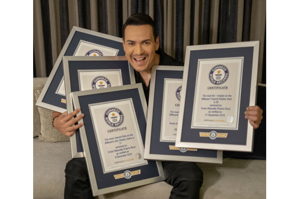 Víctor Manuelle, Récord Guinness por número de éxitos en lista Billboard Latin Airplay