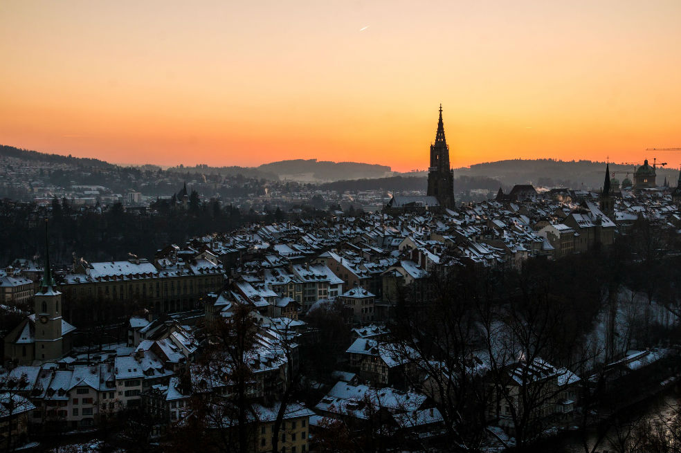 Ofrecen becas y subsidios para mujeres que quieran trabajar en Suiza