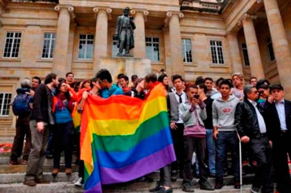 Piden que se investigue a juez que formalizó matrimonio gay en Bogotá