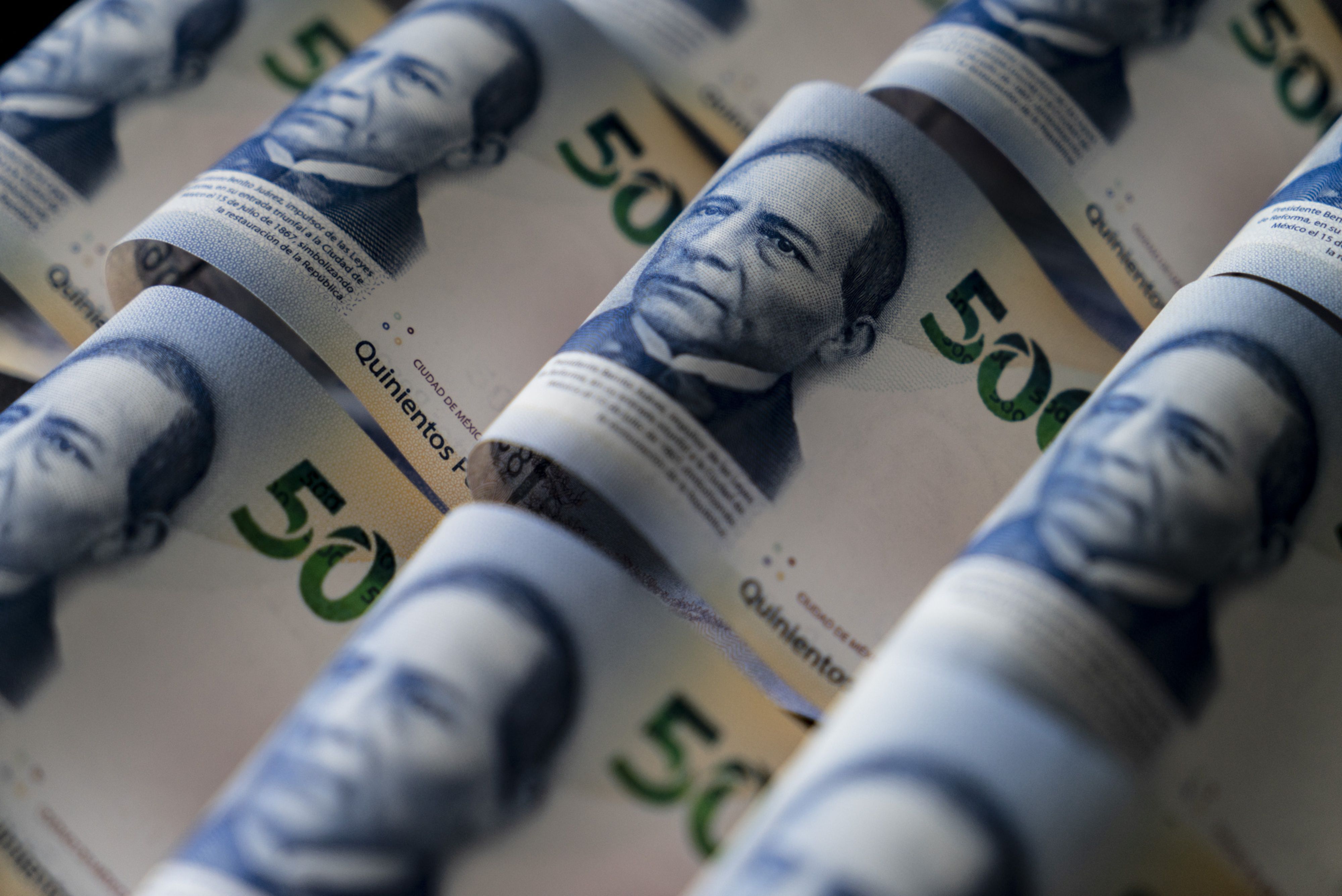 México aumenta el salario mínimo en 15 % pese a reclamos del sector empresarial