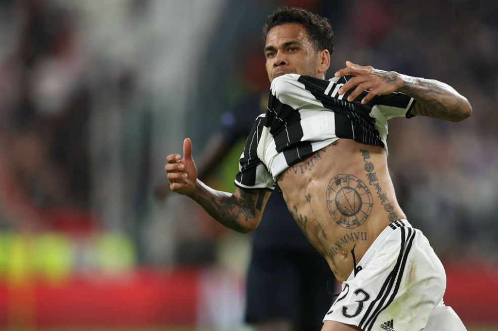 Dani Alves se despide de la Juve: «Pido perdón a los aficionados si los ofendí»