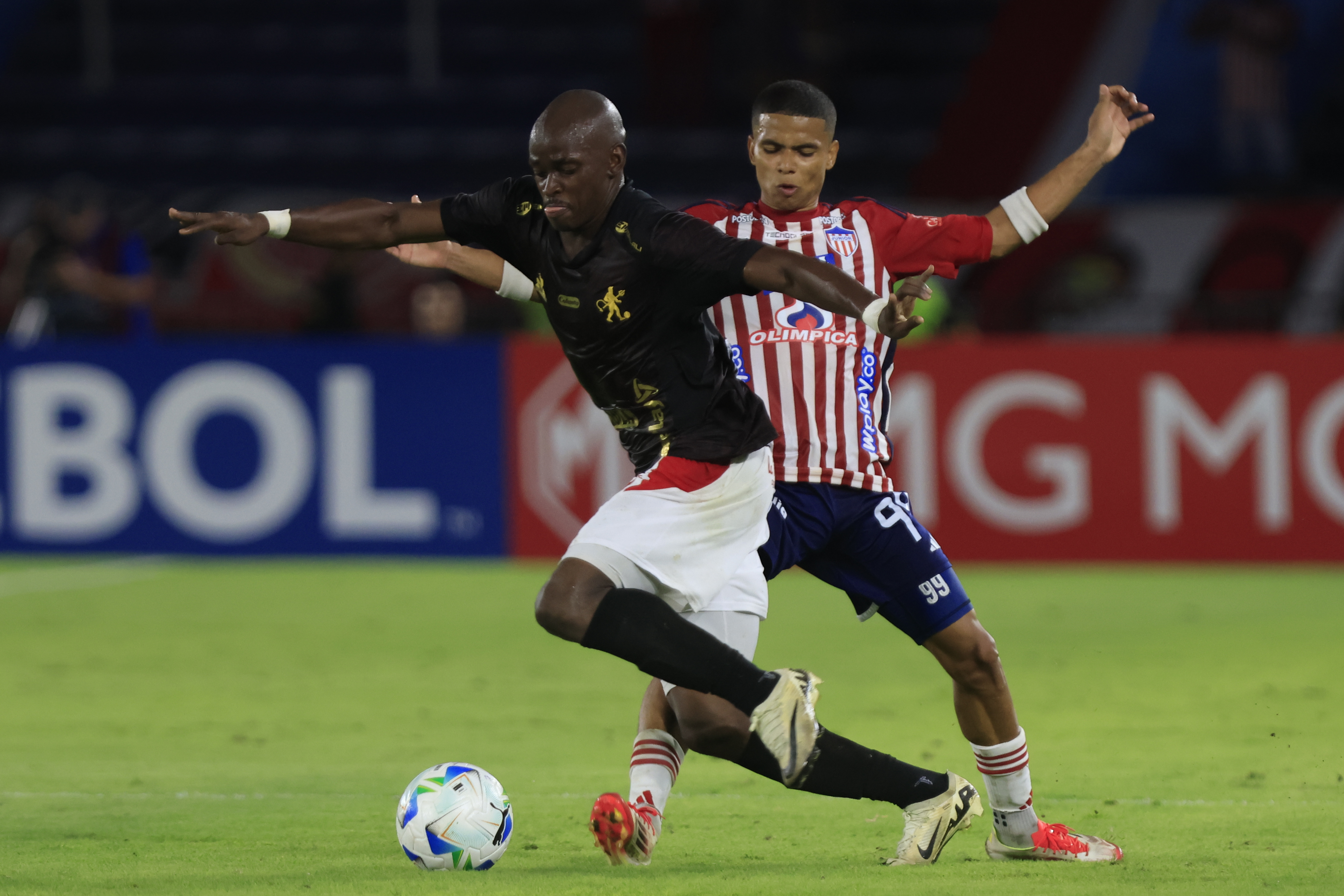 Junior falló un penalti y desperdició la oportunidad de bajar al líder América