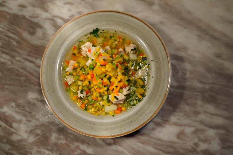 Sopa de pollo y verduras: aprende a prepararla de manera tradicional