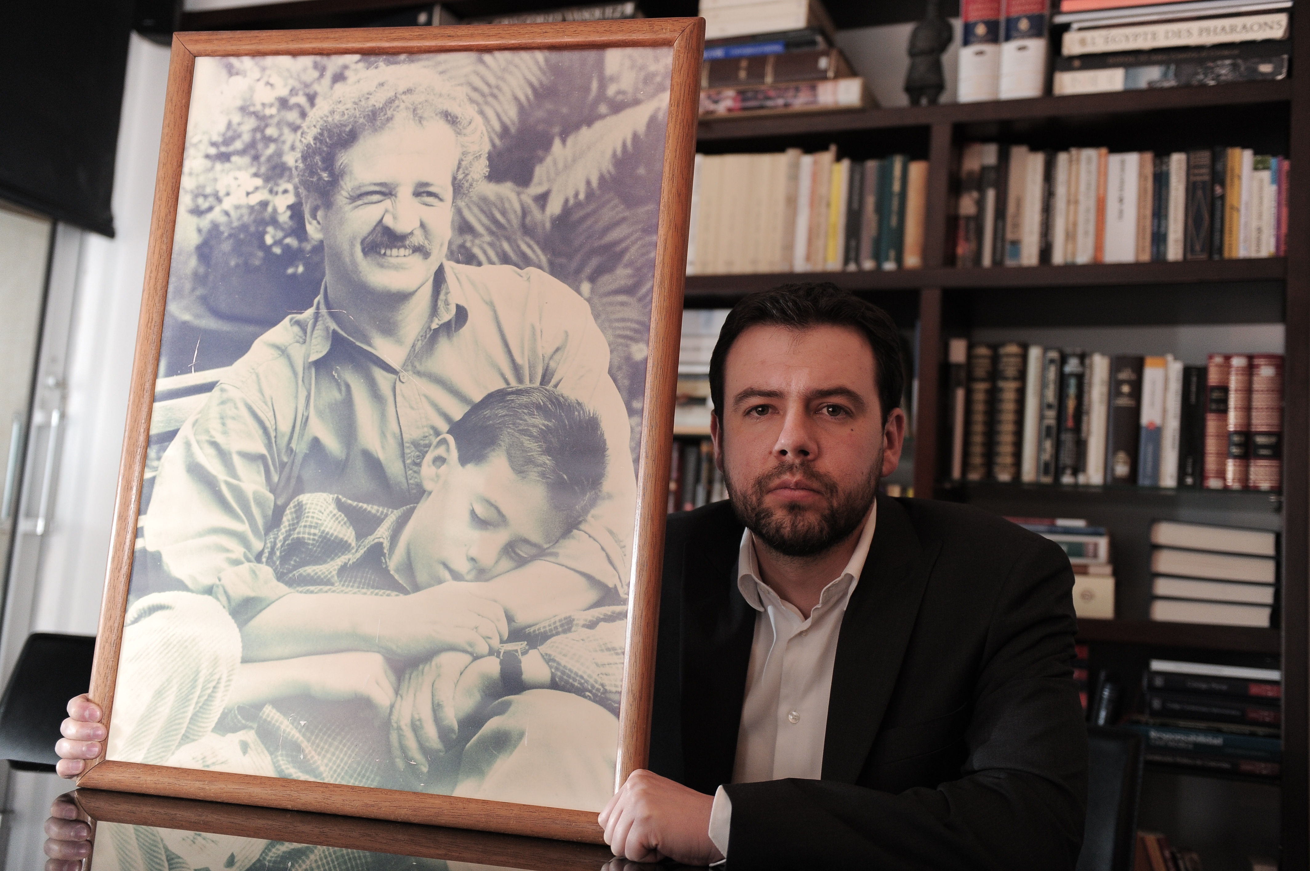 Político colombiano, director de Cambio Radical e hijo de Luis Carlos Galán Sarmiento.
