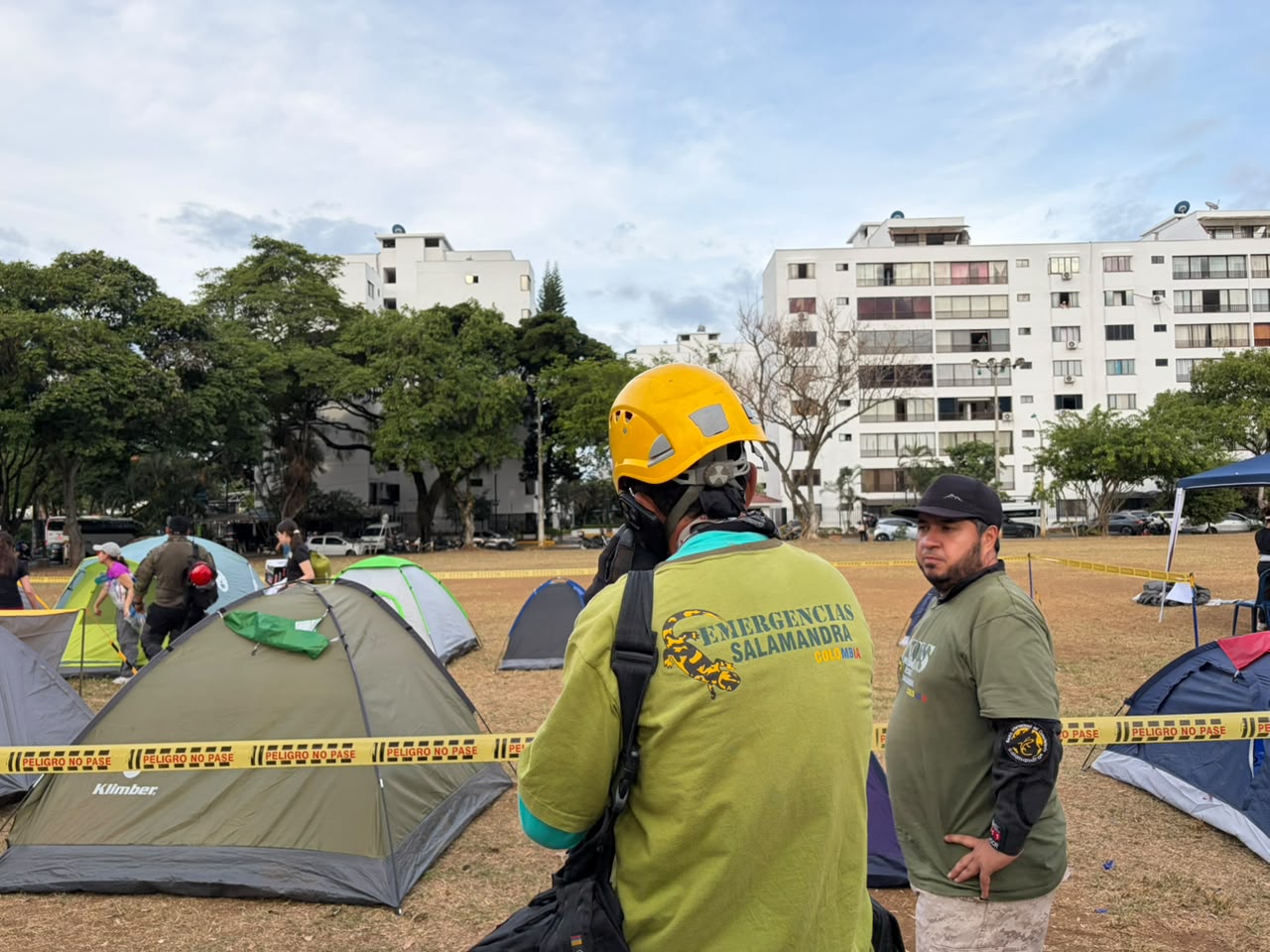 La intensa labor de los médicos detrás de los rescatistas