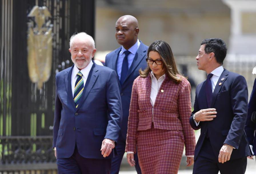 Lula da Silva, recibido por Gustavo Petro con honores en la Casa de Nariño
