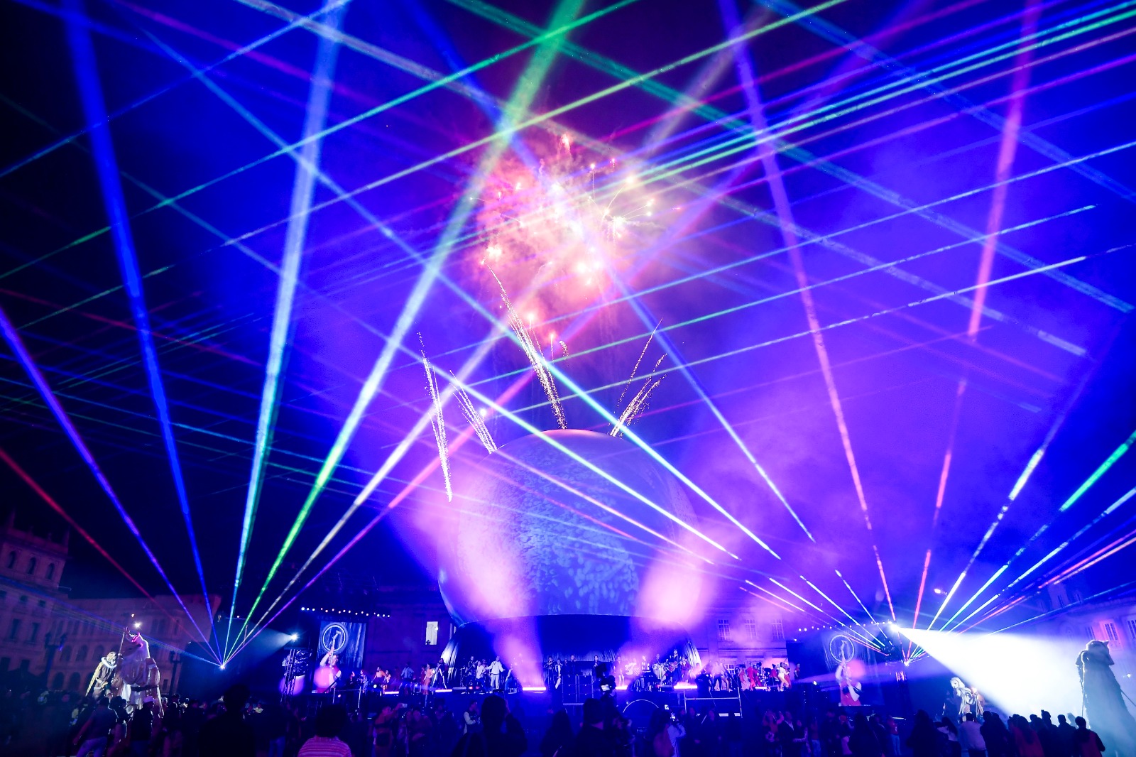 Habrá show láser por inicio de alumbrados en Bogotá 2025: fecha y cómo asistir