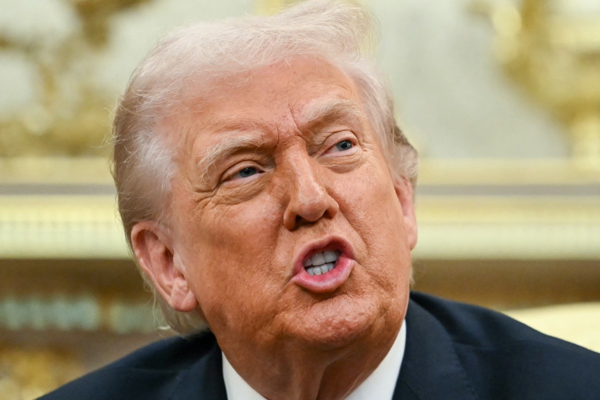 El presidente de Estados Unidos, Donald Trump, habla durante una reunión con el canciller alemán, Friedrich Merz, en la Oficina Oval de la Casa Blanca.